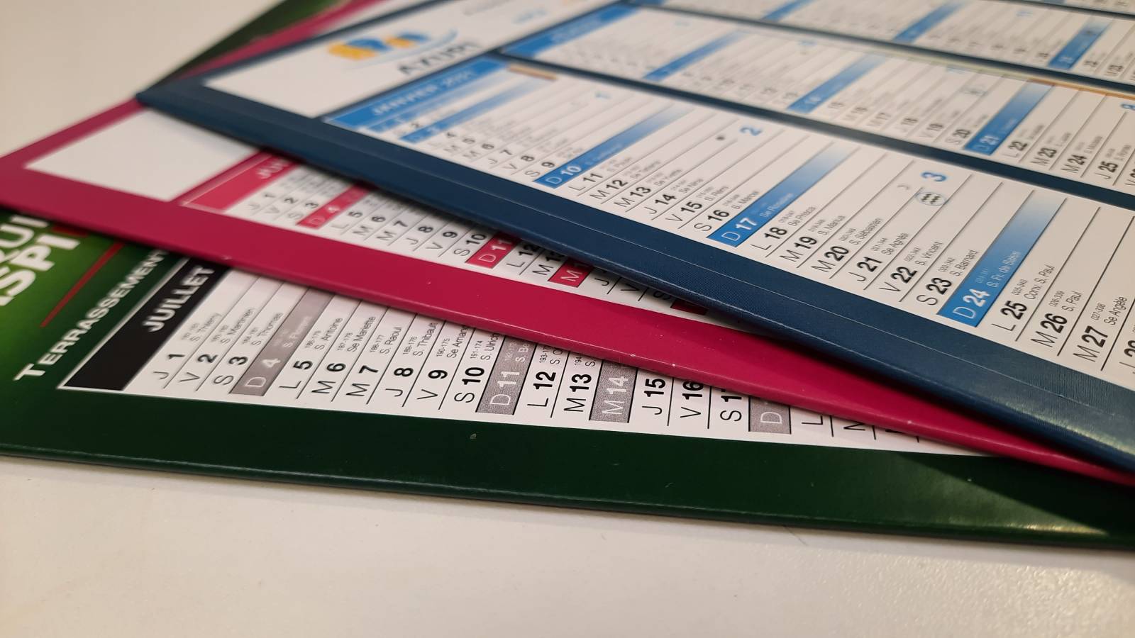 Calendriers A4 rembordés type banque livrés à Vaulx Velin