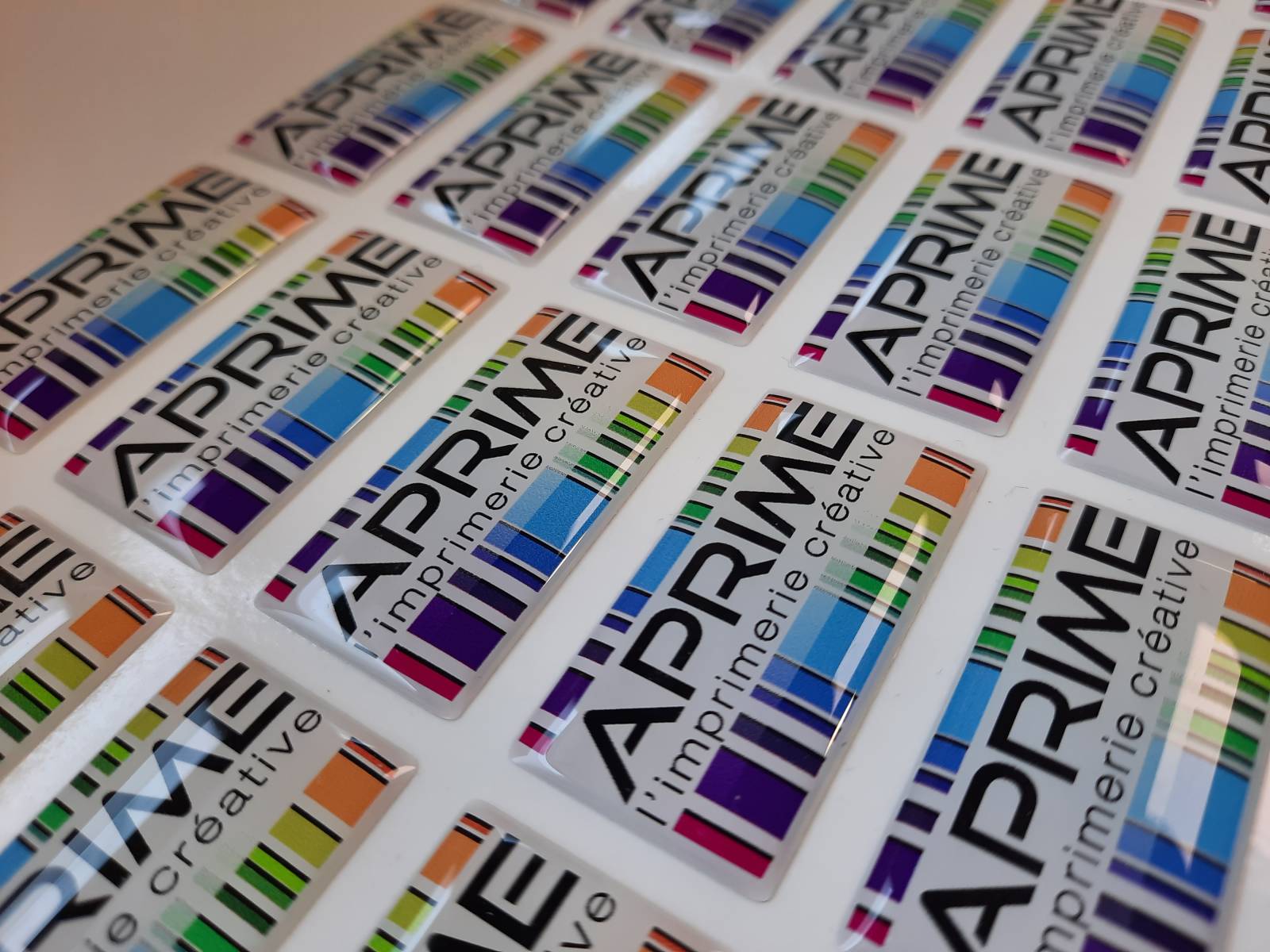 Adhésif logo 3D relief fait à Villeurbanne