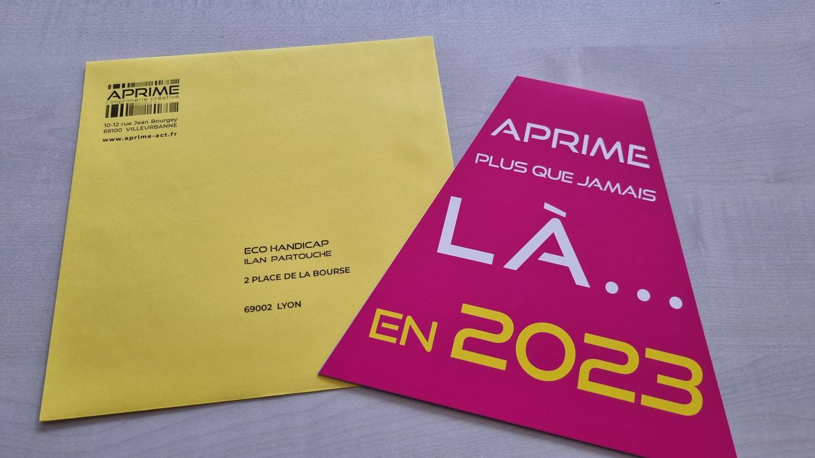 Carte de voeux2024  Villeurabnne avec enveloppes personnailsées.