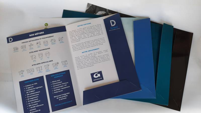 Où imprimer ces pochettes à rabats près de Villeurbanne à côté de Lyon